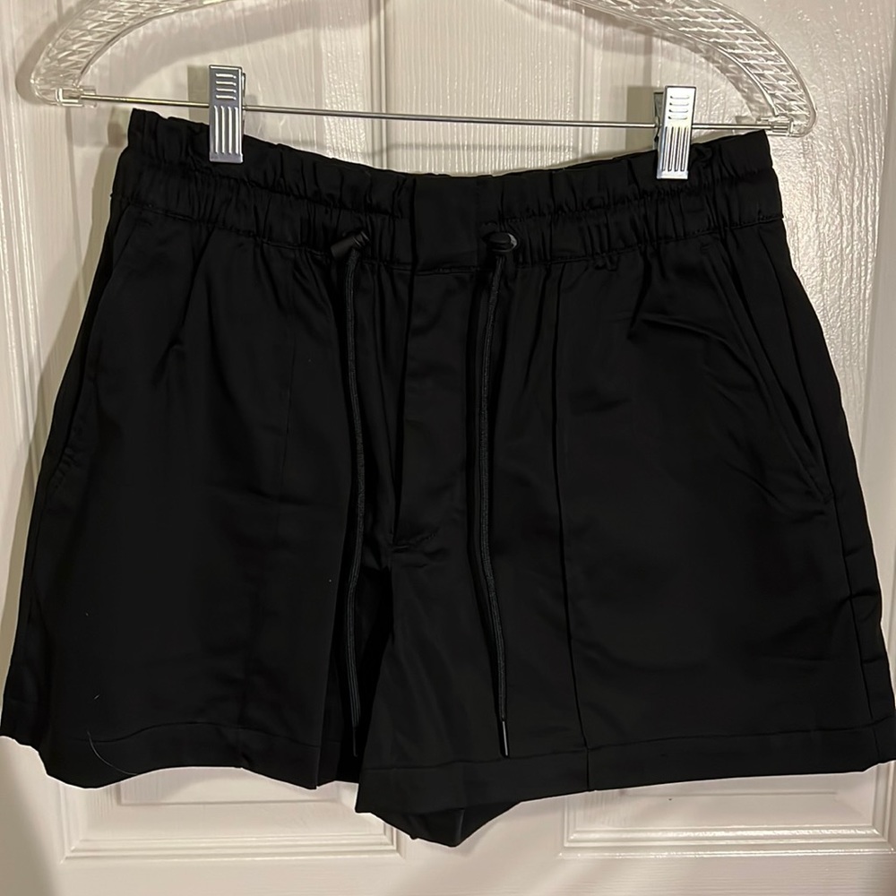 New Gap shorts size small